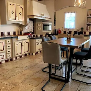Villa La Maison Des Papillons De Charme Alpilles, Aureille